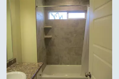 1718 NW Dallas Street, Grand Prairie, TX 75050 - Photo 13