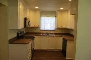 1718 NW Dallas St, Grand Prairie, TX 75050 - Photo 5
