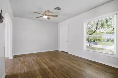 4930 Donnelly Avenue, Fort Worth, TX 76107 - Photo 7