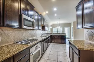 429 Roger Graves Cir, McKinney, TX 75072 - Photo 9
