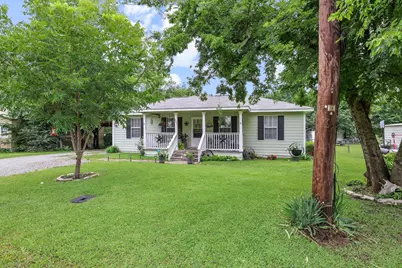 304 Lee Street, Wolfe City, TX 75496 - Photo 21