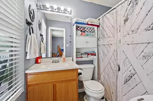 304 Lee St, Wolfe City, TX 75496 - Photo 13
