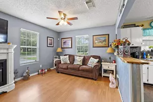 304 Lee St, Wolfe City, TX 75496 - Photo 9