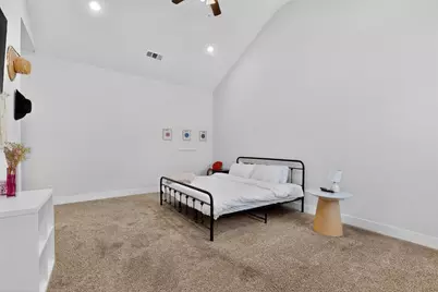 2015 Volga Avenue, Dallas, TX 75216 - Photo 11