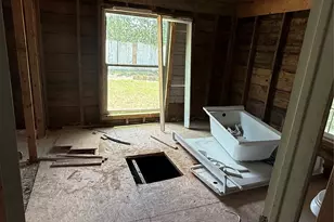 405 Eddies St, Ponder, TX 76259 - Photo 5