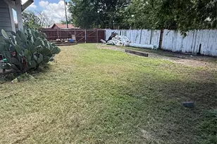 405 Eddies St, Ponder, TX 76259 - Photo 9