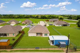 505 N Neu Dr, Lindsay, TX 76250 - Photo 35