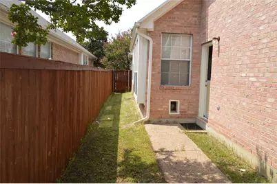 9320 Ponderosa Trail, Irving, TX 75063 - Photo 31