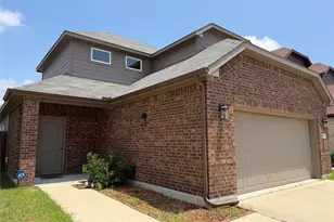 2237 Diamond Dr, Grand Prairie, TX 75051 - Photo 3