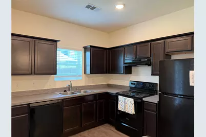 2237 Diamond Drive, Grand Prairie, TX 75051 - Photo 9