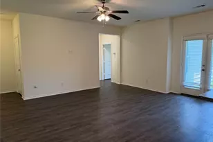 2237 Diamond Dr, Grand Prairie, TX 75051 - Photo 7