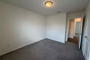 2237 Diamond Dr, Grand Prairie, TX 75051 - Photo 27