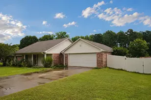 305 Bob White St, Pittsburg, TX 75686 - Photo 1