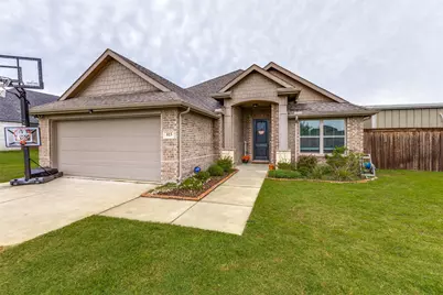 815 Wolf Springs Road, Ferris, TX 75125 - Photo 1