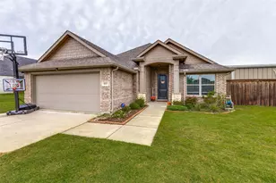 815 Wolf Springs Rd, Ferris, TX 75125 - Photo 1