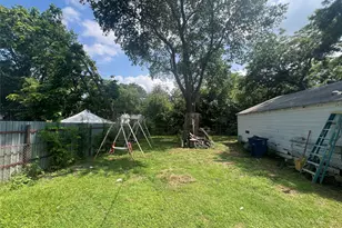 8810 Eldon Dr, Dallas, TX 75217 - Photo 5
