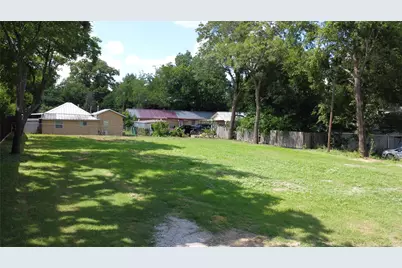 563 E Long Street, Stephenville, TX 76401 - Photo 3