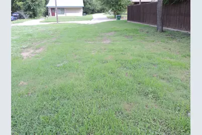 563 E Long Street, Stephenville, TX 76401 - Photo 15