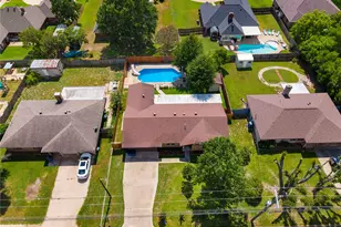 309 Gray St, Henderson, TX 75652 - Photo 3
