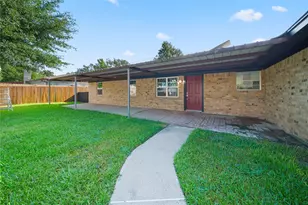 309 Gray St, Henderson, TX 75652 - Photo 3