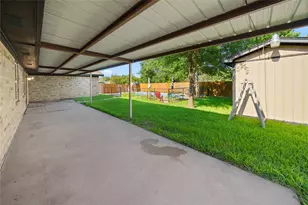 309 Gray St, Henderson, TX 75652 - Photo 25