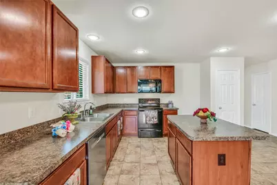 803 Underhill Drive, Arlington, TX 76002 - Photo 9