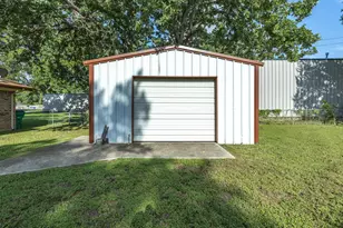 309 Greathouse St, Bridgeport, TX 76426 - Photo 25