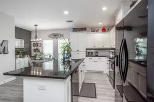 1127 Vintage Ave, Gainesville, TX 76240 - Photo 11