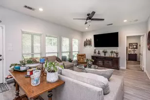 1127 Vintage Ave, Gainesville, TX 76240 - Photo 5