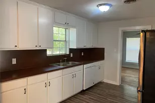403 Marshall St, Sanger, TX 76266 - Photo 5