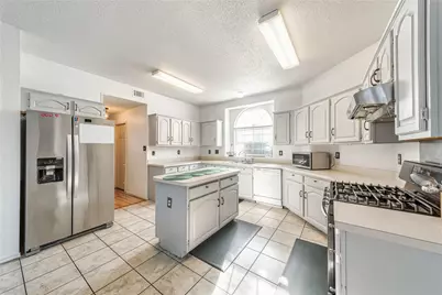 2702 Crosslands Drive, Garland, TX 75040 - Photo 11