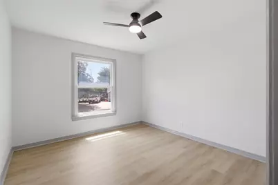2033 Redman Circle, Dallas, TX 75223 - Photo 15
