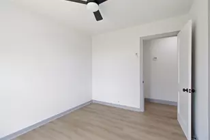 2033 Redman Cir, Dallas, TX 75223 - Photo 17