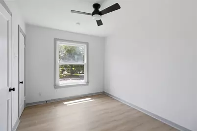 2033 Redman Circle, Dallas, TX 75223 - Photo 19