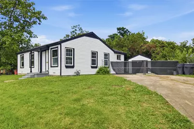 2033 Redman Circle, Dallas, TX 75223 - Photo 3