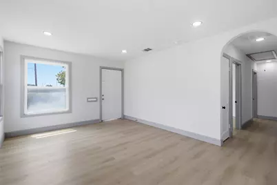 2033 Redman Circle, Dallas, TX 75223 - Photo 5