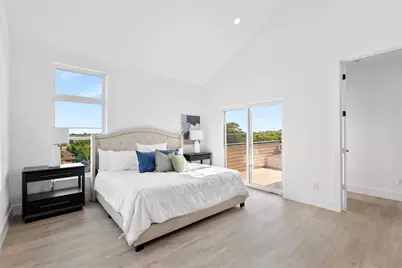 723 W 10th Street #106, Dallas, TX 75208 - Photo 27