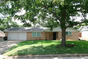 1610 Toplea Dr, Euless, TX 76040 - Photo 1