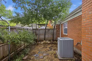 1333 Roaring Springs Rd, Fort Worth, TX 76114 - Photo 17