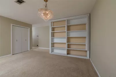 1710 Park Hill Drive, Arlington, TX 76012 - Photo 11