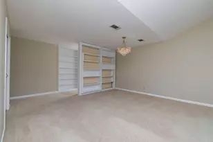 1710 Park Hill Dr, Arlington, TX 76012 - Photo 9