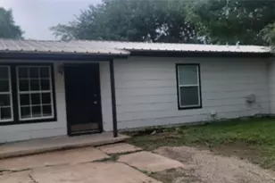 716 N Cummings Dr, Alvarado, TX 76009 - Photo 3