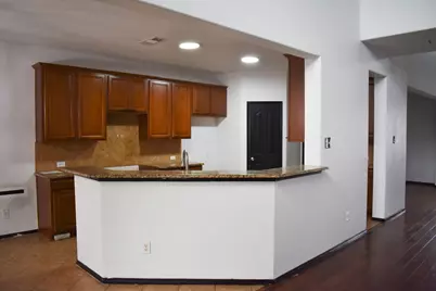 425 Crown Oaks Drive, Fort Worth, TX 76131 - Photo 13