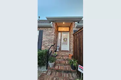 8207 Persimmon Street, Irving, TX 75063 - Photo 5