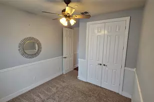 8207 Persimmon St, Irving, TX 75063 - Photo 15