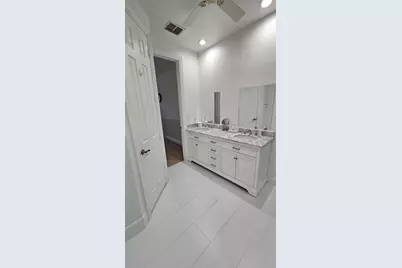 8207 Persimmon Street, Irving, TX 75063 - Photo 21