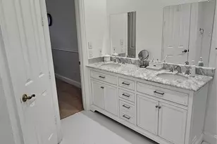 8207 Persimmon St, Irving, TX 75063 - Photo 21