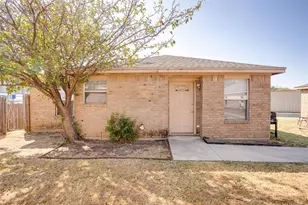 121 Cambridge Dr, Saginaw, TX 76179 - Photo 3