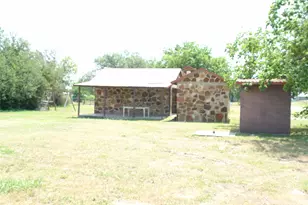1006 S Bluffton, San Saba, TX 76877 - Photo 3
