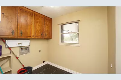 606 Queens Road, Denison, TX 75020 - Photo 11